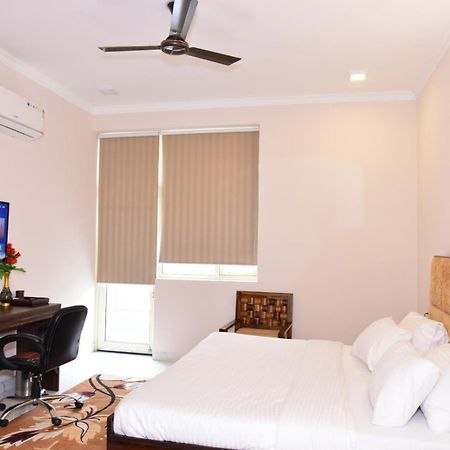Arkaya Inn Ґурґаон Екстер'єр фото
