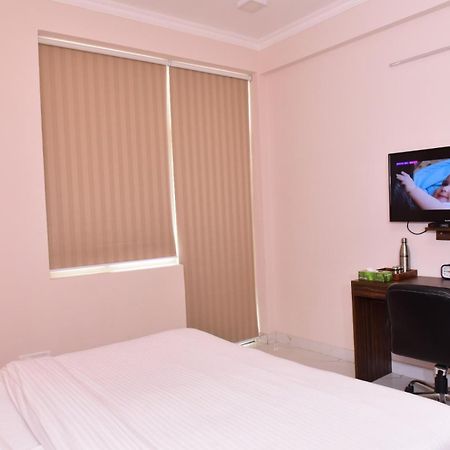 Arkaya Inn Ґурґаон Екстер'єр фото