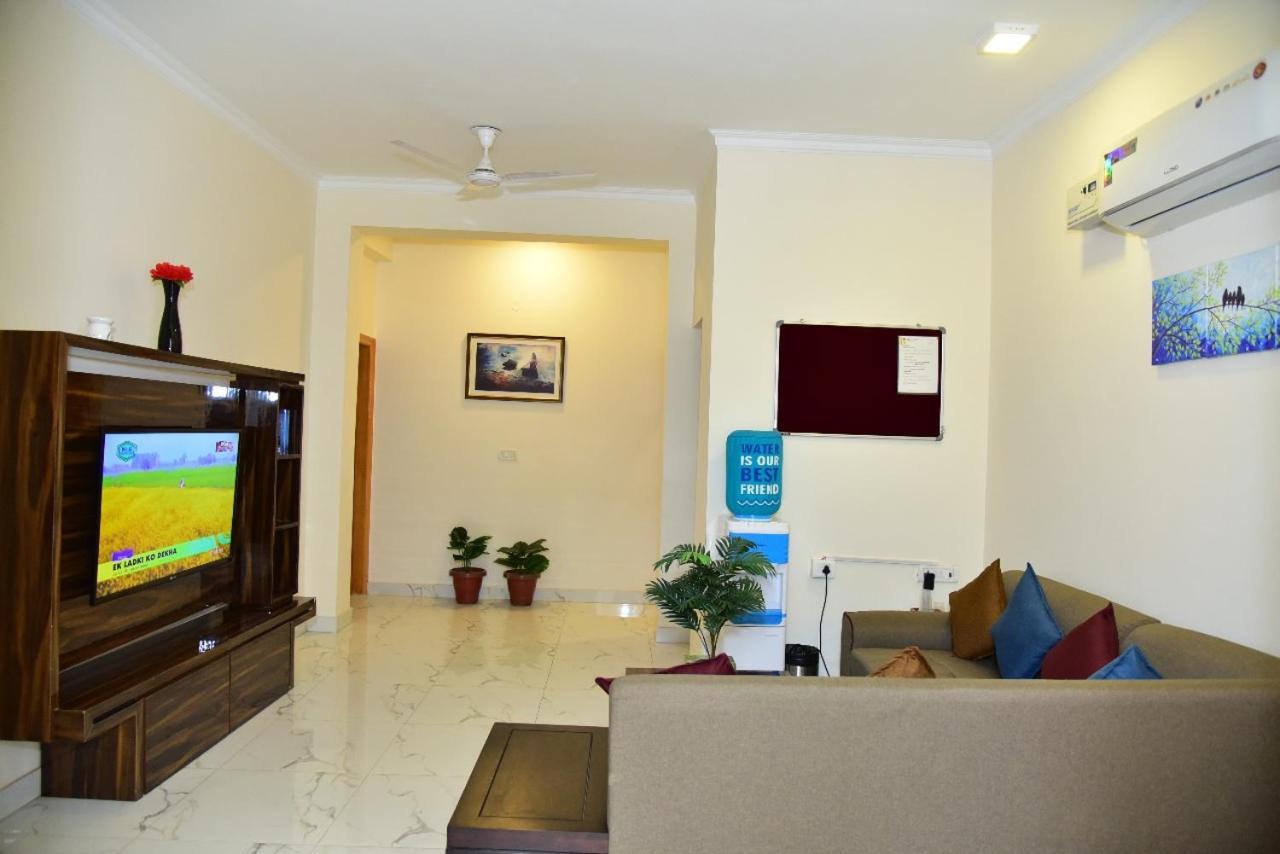 Arkaya Inn Ґурґаон Екстер'єр фото