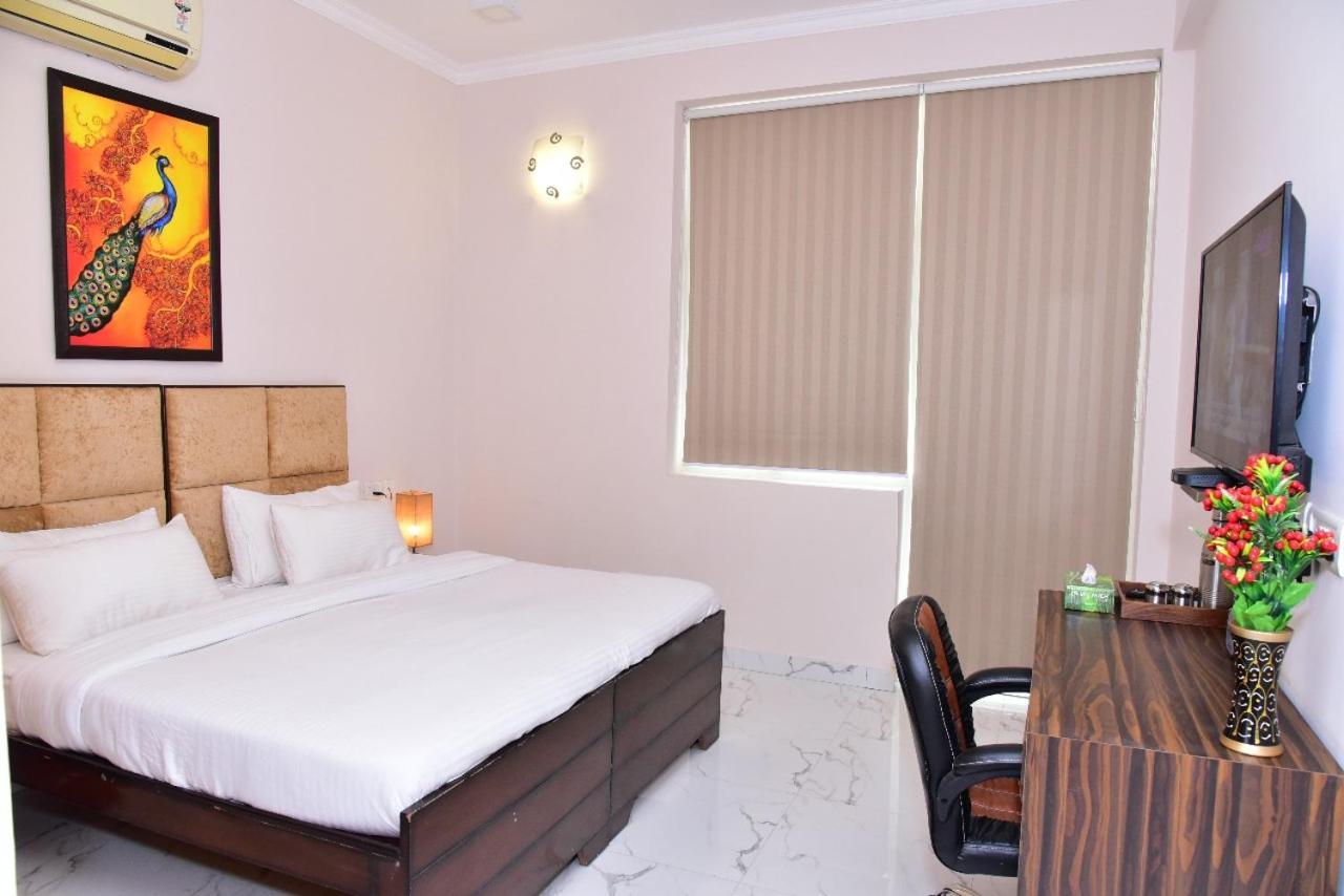 Arkaya Inn Ґурґаон Екстер'єр фото
