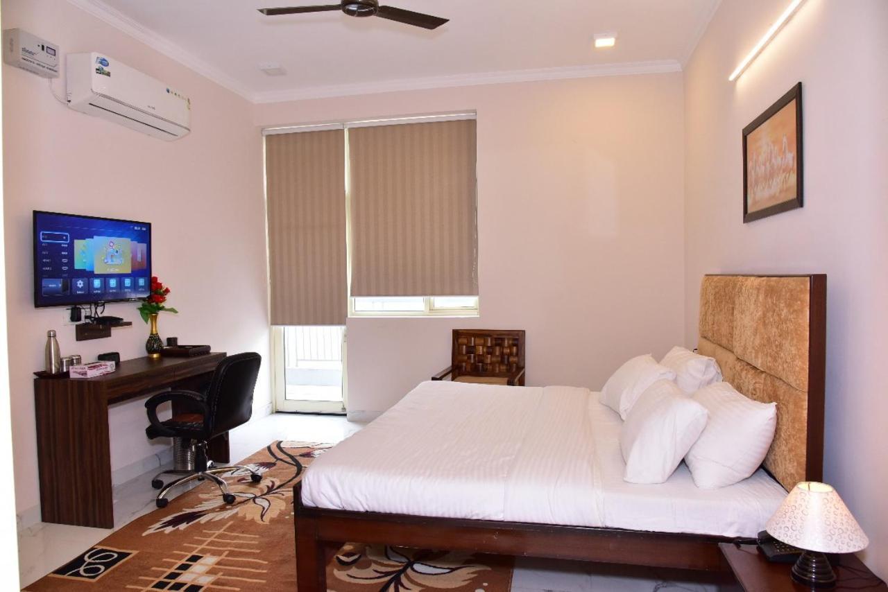 Arkaya Inn Ґурґаон Екстер'єр фото